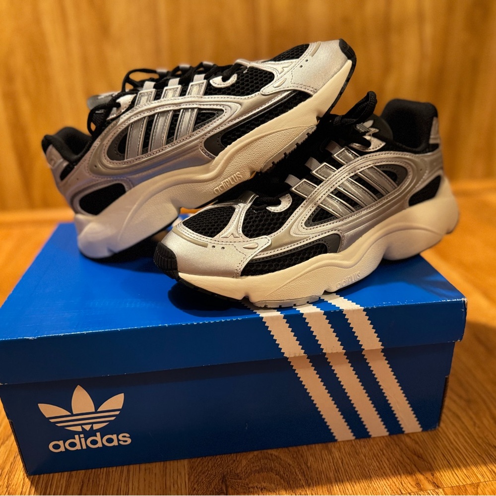NEW in box Adidas originals Ozmillen, men's size 9.5
